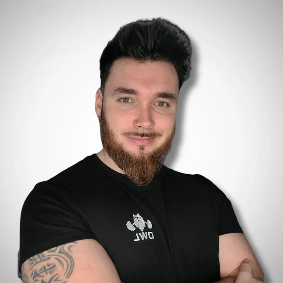 Kevin Cazenave, coach sportif diplômé d’Owl Sphere, portrait studio